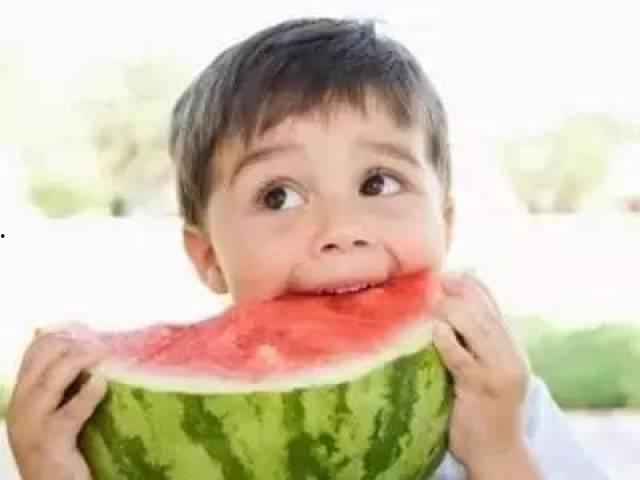 吃瓜撑了搞笑视频下载,笑料横飞，欢乐无限