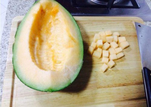 大鹅吃哈密瓜视频大全,趣味视频大盘点