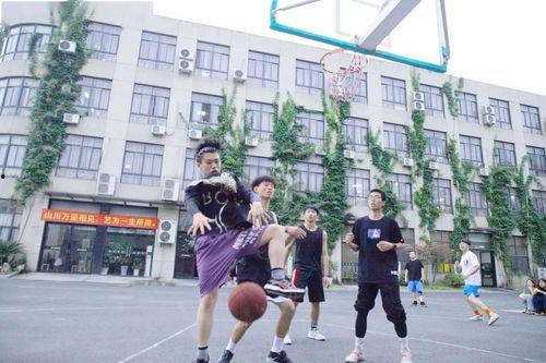 女舞蹈老师吃瓜视频,吃瓜视频引发网友热议