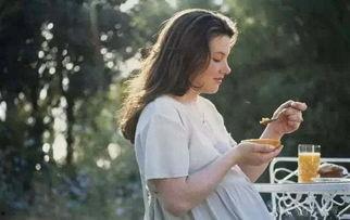 影帝孕妇吃瓜视频,娱乐圈的温馨瞬间