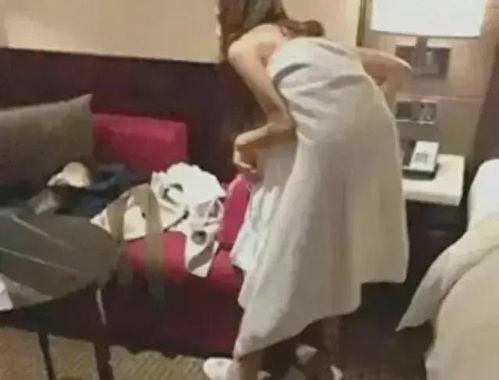 大新女老师吃瓜视频播放,揭秘校园生活幕后趣事