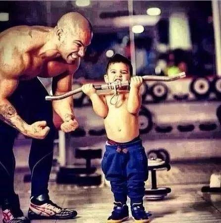 吃瓜视频健身男,展现肌肉魅力与生活态度