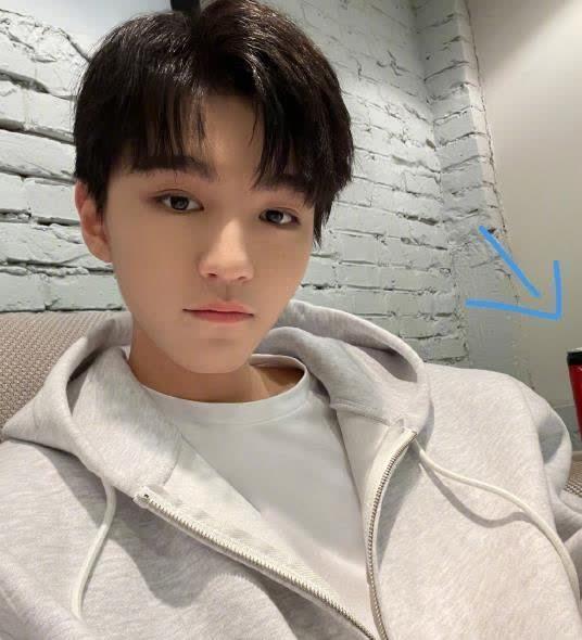 王俊凯吃瓜路人视频大全,揭秘明星日常趣味瞬间