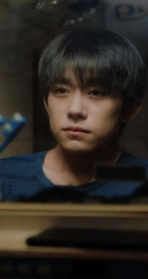 易烊千玺默默吃瓜爆料视频,揭秘娱乐圈不为人知的一面